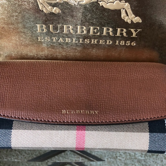 Burberry Wallet - Picture 6 of 7